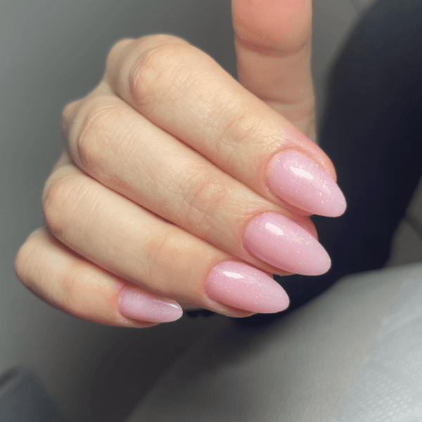 Uñas acrílicas: Un tono