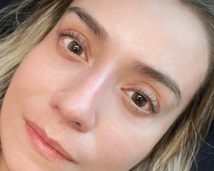 BlondeBrows (decoloración de cejas)