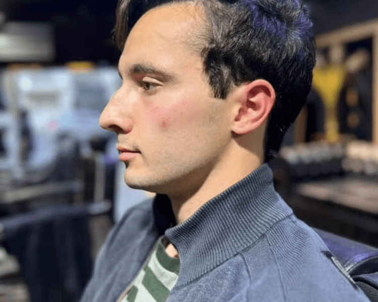 Corte de cabello, barba estándar y cejas