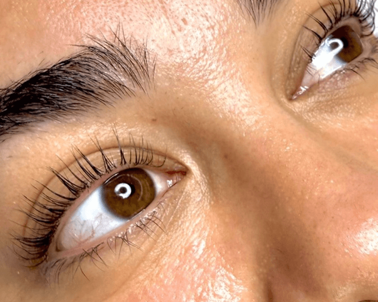 Lash lifting premium