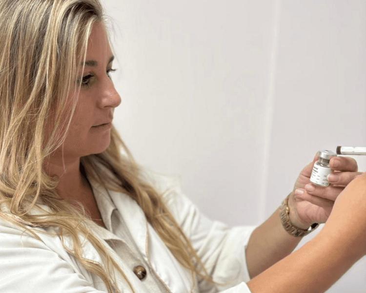 Relleno de surcos o arrugas marcadas