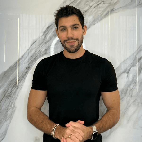 Diseño/Shatush/Baby shatush/Shatush cobrizo + corte + retoque de raíz (Tapar cana con tinte) con JOEL.