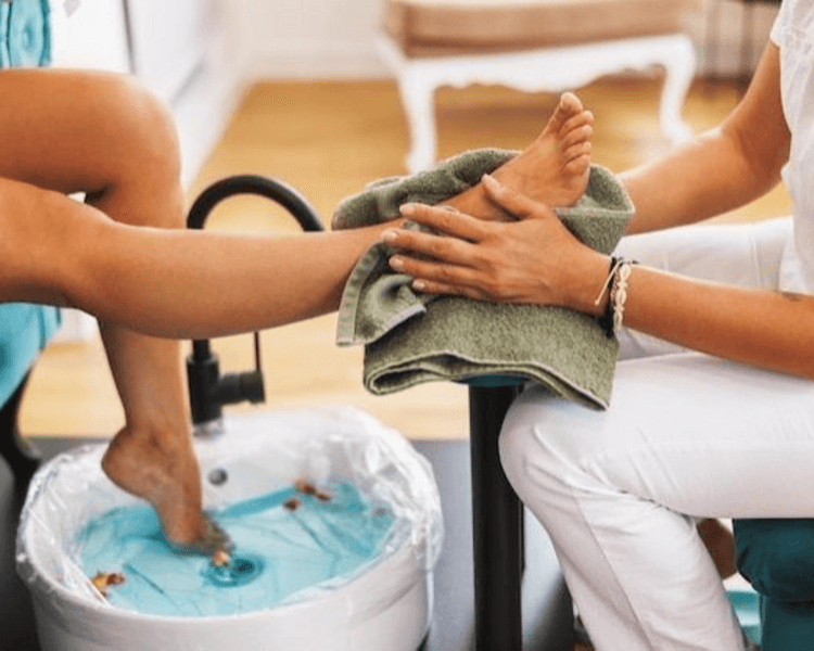 PEDICURE TRADICIONAL