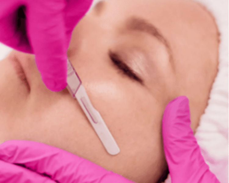 Limpieza facial profunda + dermaplaning