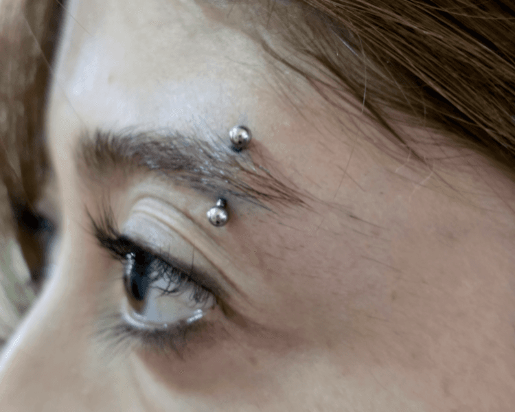Perforación Eyebrown (ceja)