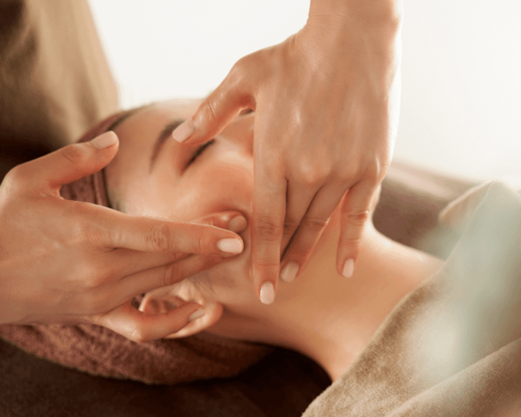 Masaje Facial Terapéutico
