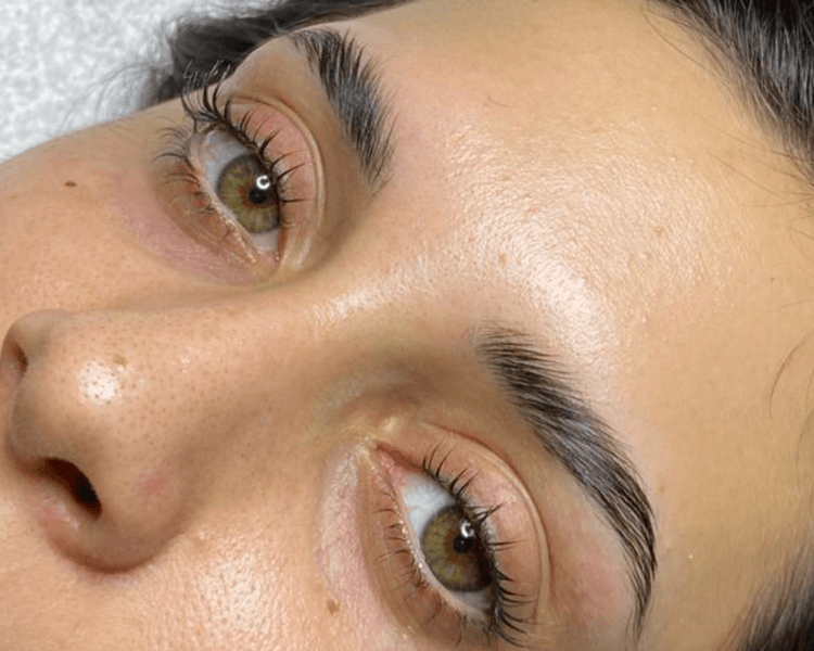 Perfilado y Laminado de Cejas + Lifting de Pestañas (incluye tinte a elección)