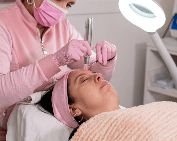 Limpieza Facial + Vitaminas NCTF