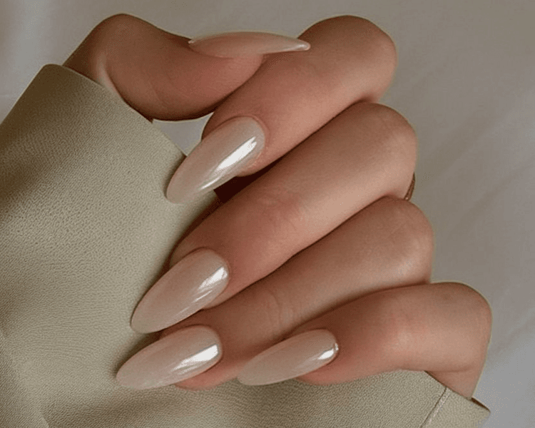 Manicura con Refuerzo Rubber y esmaltado permanente