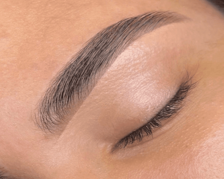Volumen 5D + Diseño y Epilación de cejas
