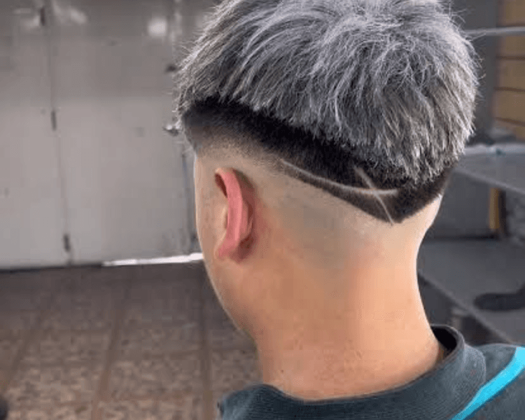 Claritos con gorra pelo corto