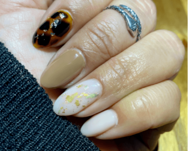Esmaltado permanente dos tonos + dos diseños con colores o efectos