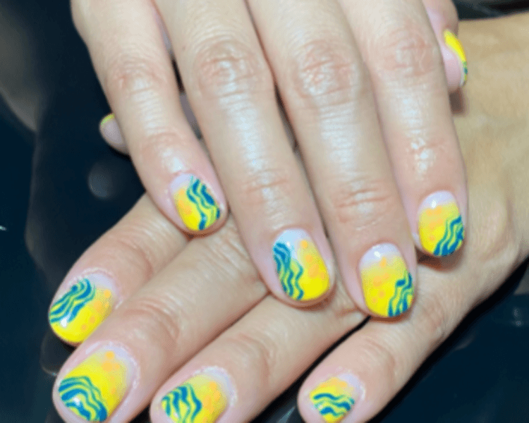 Color y diseño basico libre en todas las uñas