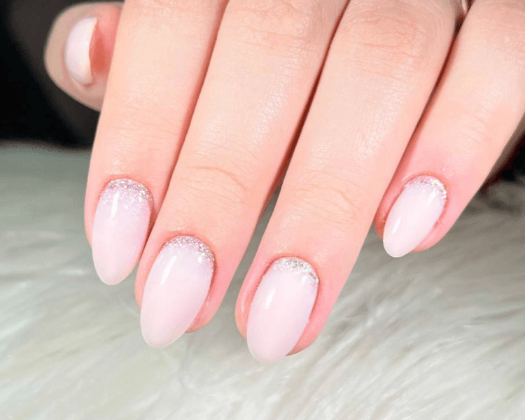 PROMOCIÓN MANICURA KERATIN + PERFILADO DE CEJAS✨