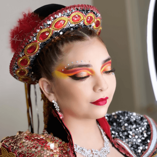 Maquillaje Carnaval y peinado