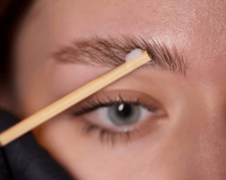 Laminado de cejas