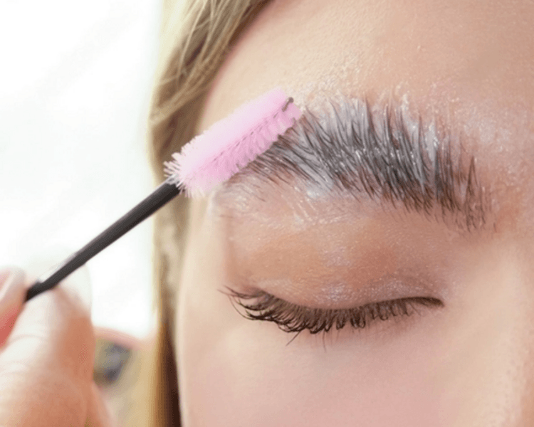 Laminado de cejas + tinte