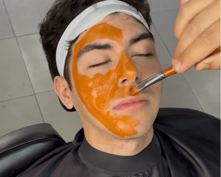 WAY EXPERIENCIA PREMIUM: CORTE + ARREGLO DE BARBA + LIMPIEZA FACIAL (PERFILADO DE CEJAS DE CORTESÍA)
