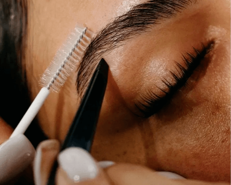 Perfilado de cejas