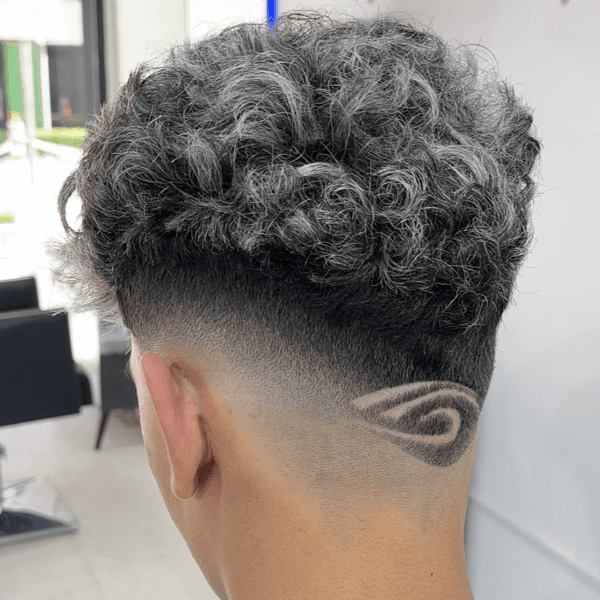 Corte de cabello y mechas (incluye lavado).