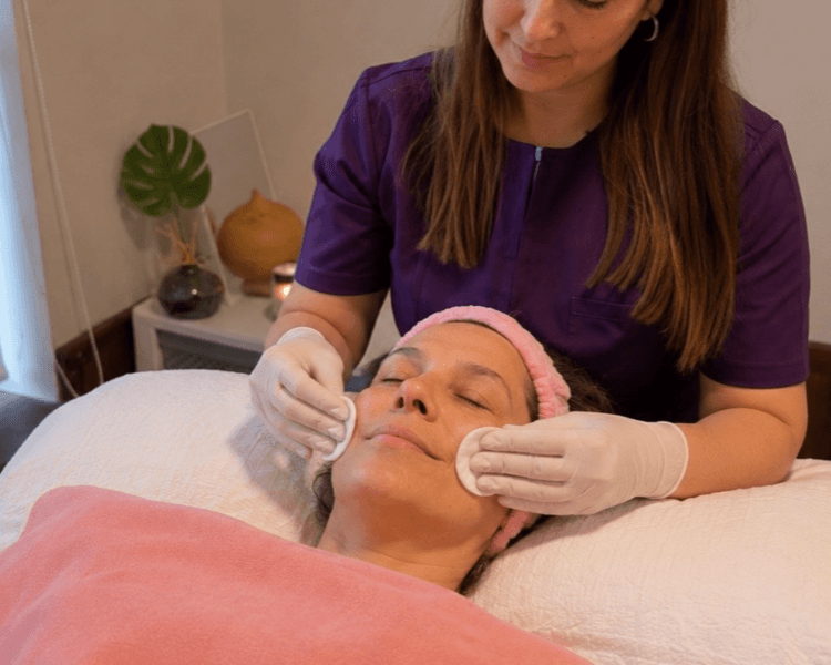 Limpieza Facial Esencial
