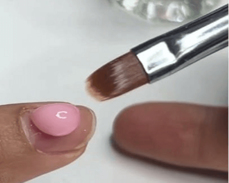 Capping reforzado con Polygel y esmaltado semipermanente liso con OPI Gel Color