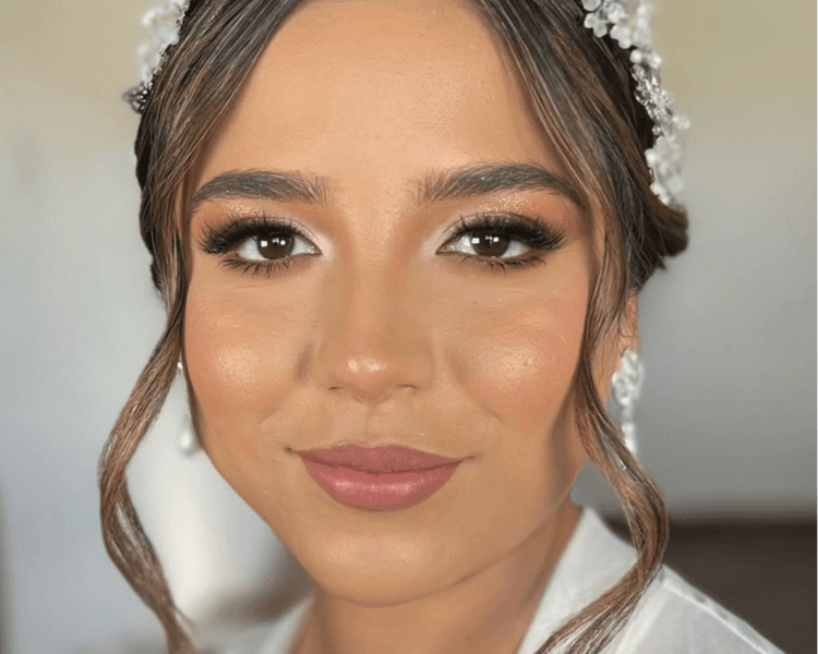 Maquillaje + peinado