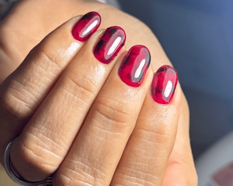 Esmaltado semipermanente con 2 o + diseños (ej: French) + (con nivelacion)