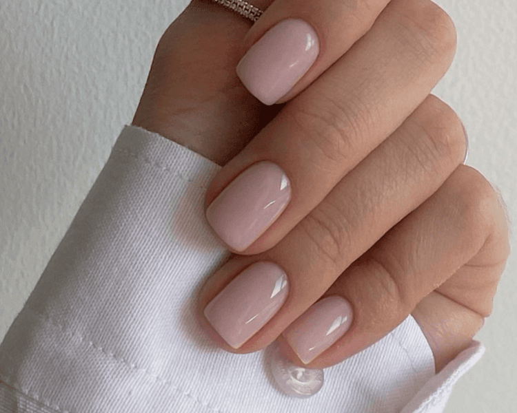 Belleza de manos + Esmaltado semipermanente HIPOALERGÉNICO