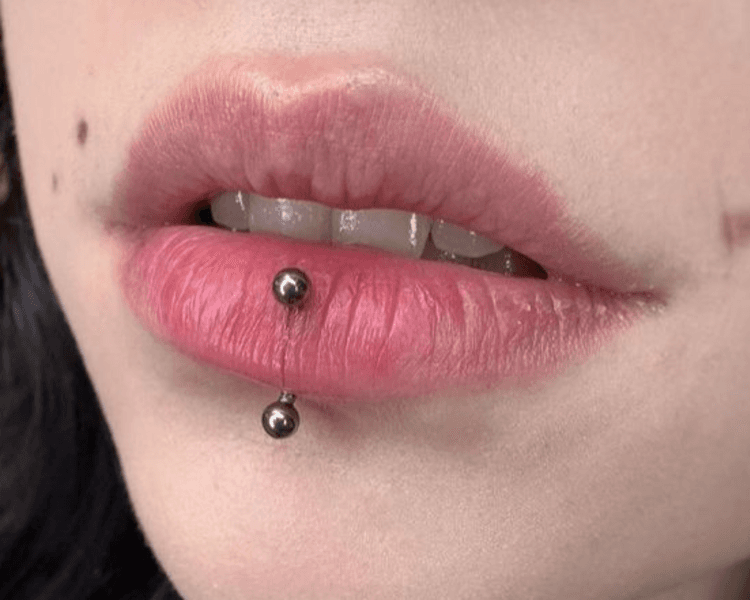 Vertical Labret