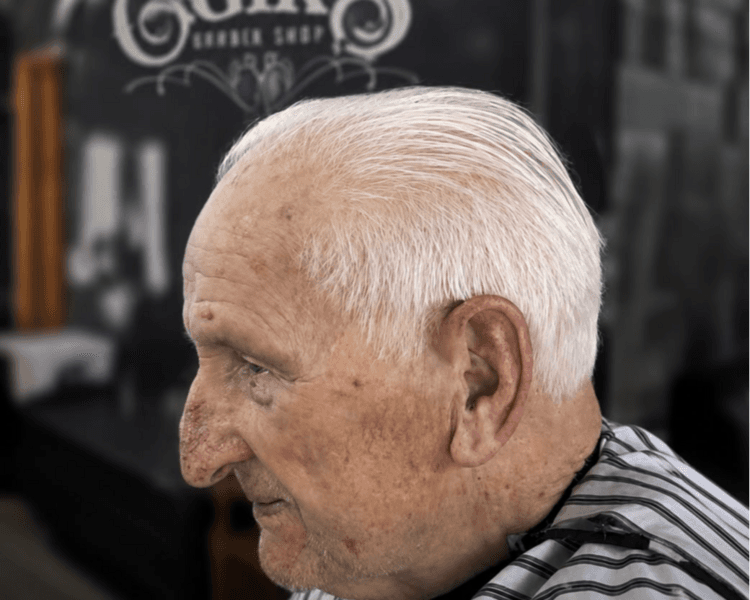 Corte adulto mayor