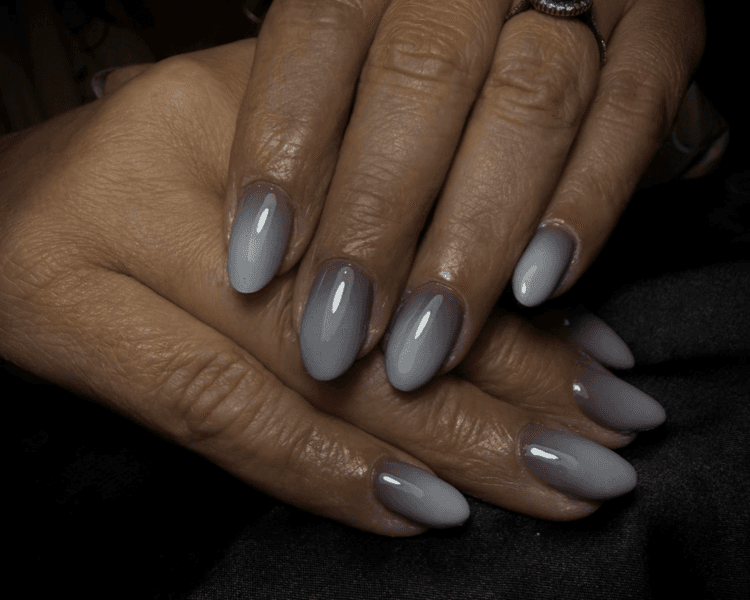 Esmaltado semipermanente + retirado de otro salón + diseño complejo
