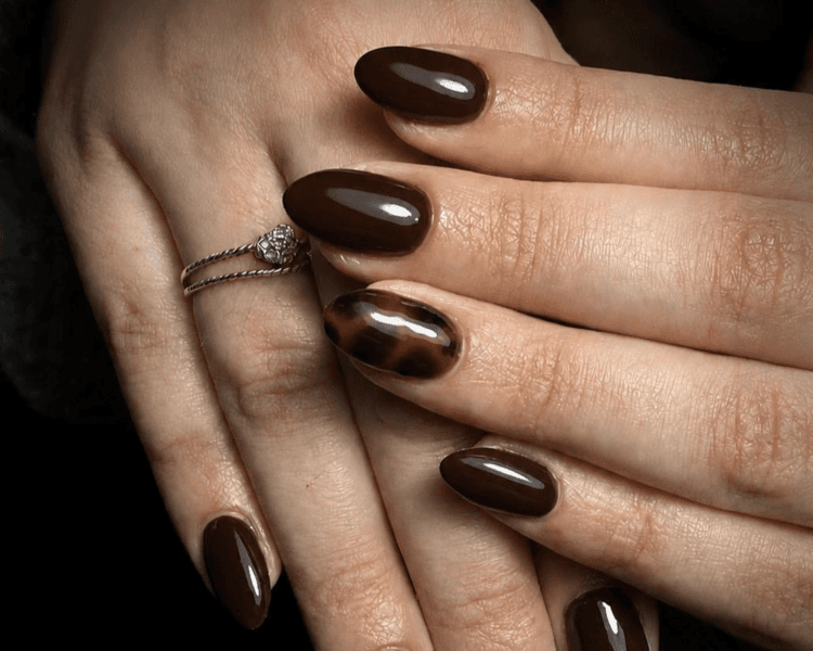Esmaltado semipermanente (1era vez) + diseño simple