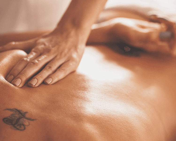 Masaje descontracturante + Tailandés + Aromaterapia a domicilio 120min