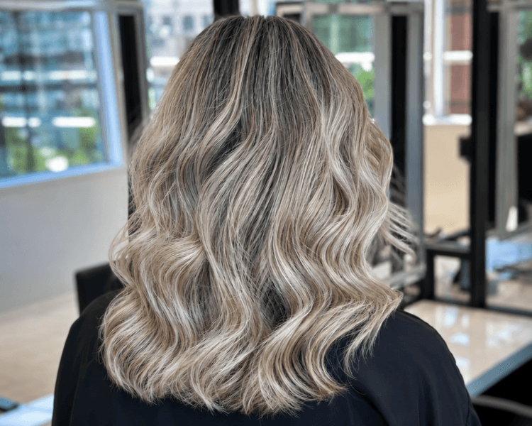 SUPER BLONDE