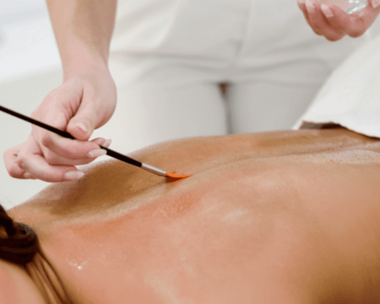 Limpieza y peeling de espalda o glúteos (aclarar zona a realizar)