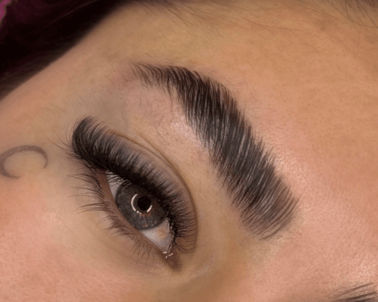 Laminado de cejas