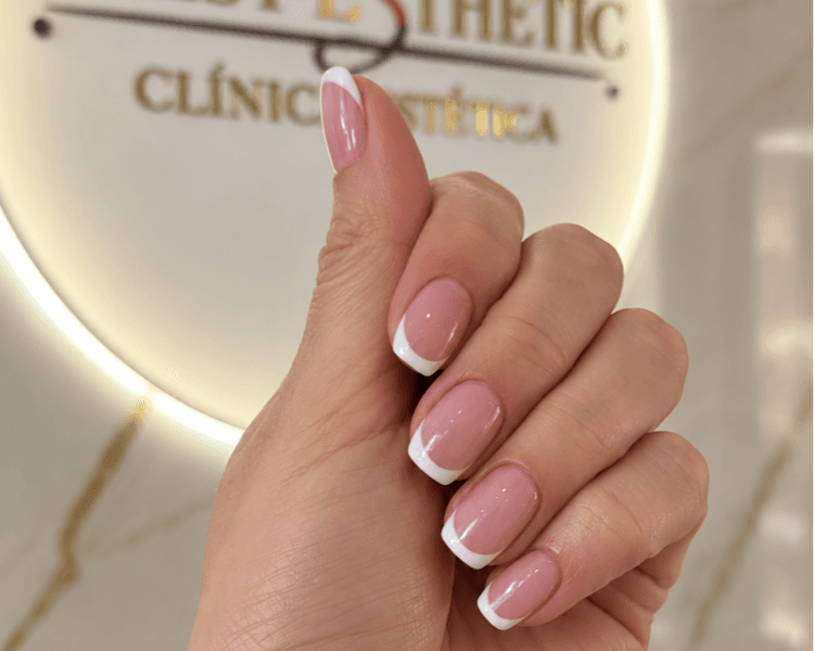 ESMALTADO PERMANENTE FRANCESA