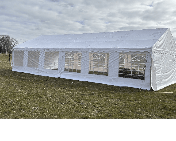 Carpa más pasto sintético