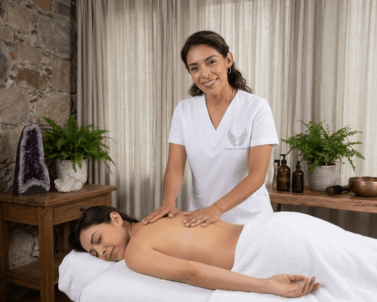 ☯️ MASAJE HOLÍSTICO 🧖🏻♀️🧖🏻