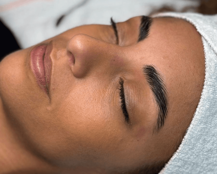 Laminado de cejas