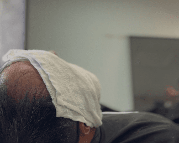 Afeitado con toalla caliente (HOT TOWEL SHAVE)