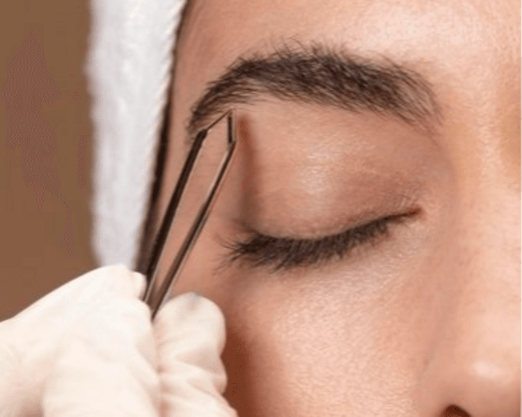Perfilado de cejas PRECIO ESPECIAL si también te haces extensiones de pestañas