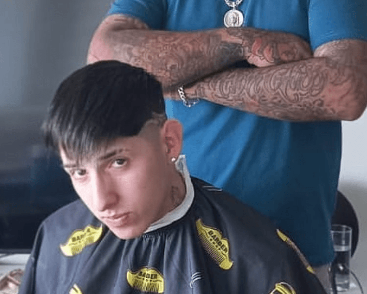 Corte degradé con navaja, incluye cejas