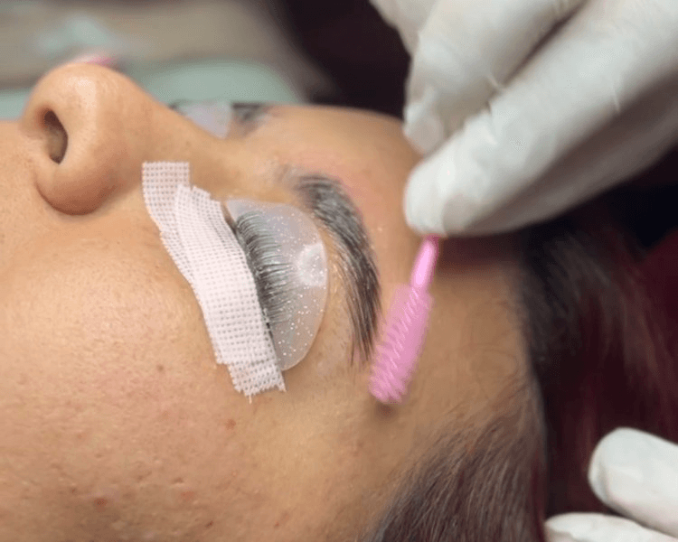 PROMO LIFTING + LAMINADO DE CEJAS