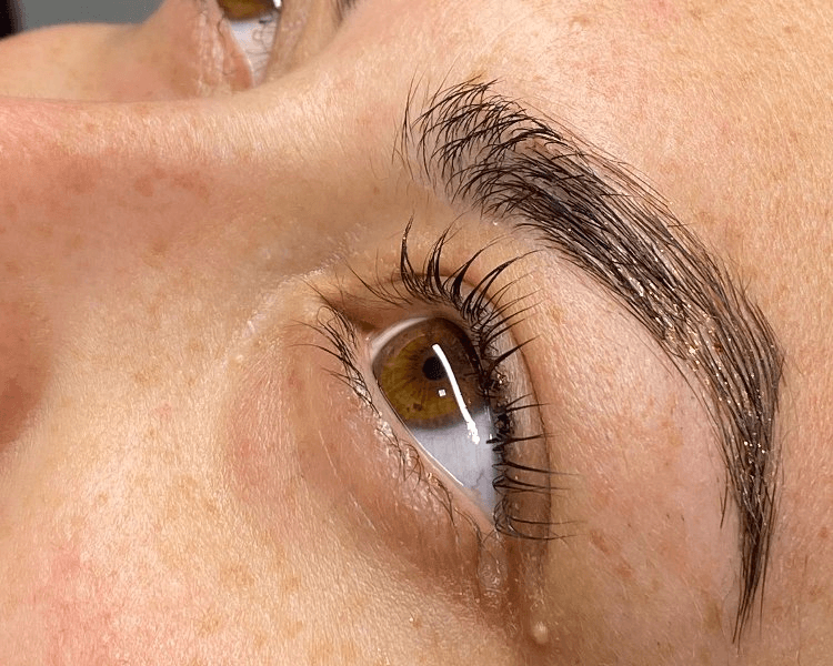 Perfilado de cejas + Laminado + Tinte