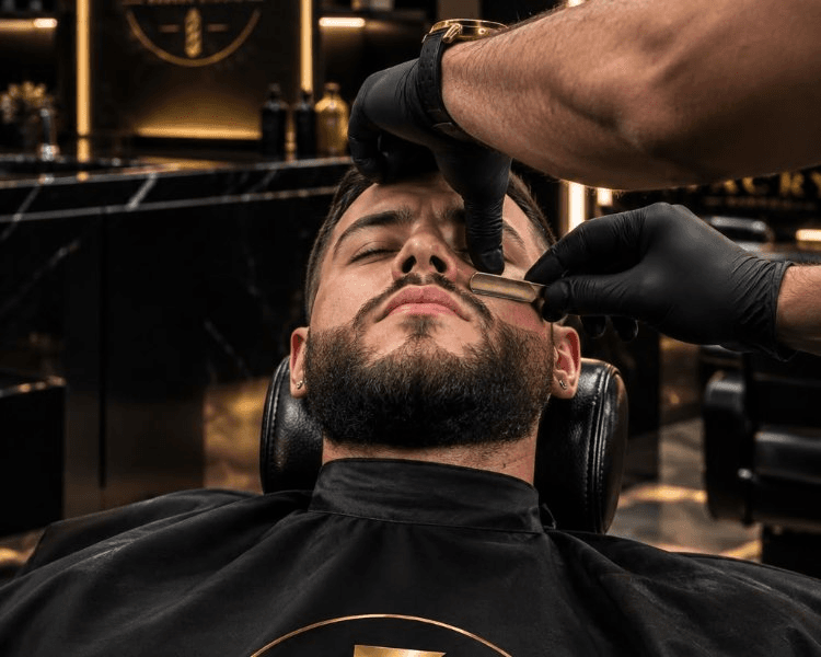 PERFILADO O AFEITADO DE BARBA
