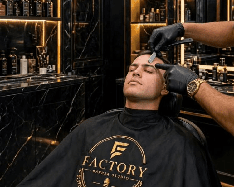CORTE DE CABELLO MAS PERFILADO DE CEJAS