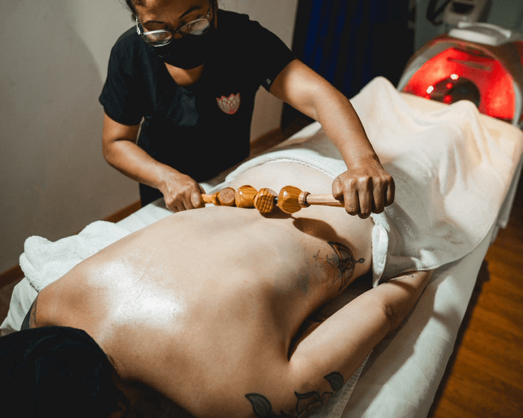 Masaje maderoterapia