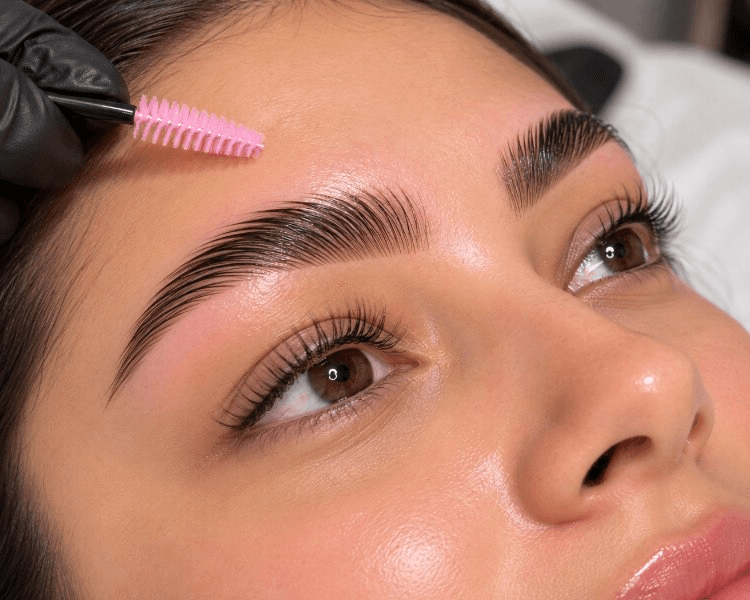 Laminado de cejas